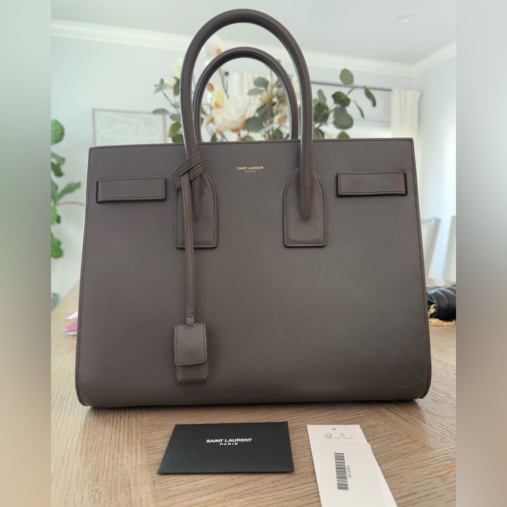 Saint Laurent
Small Sac de Jour